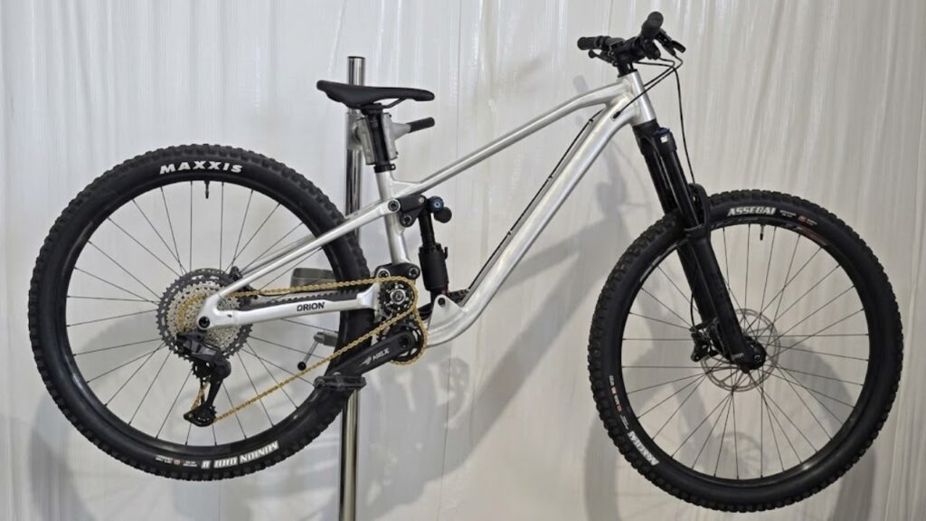 RMU Teases Innovative Enduro Bike Featuring Dual-Chain Drive
